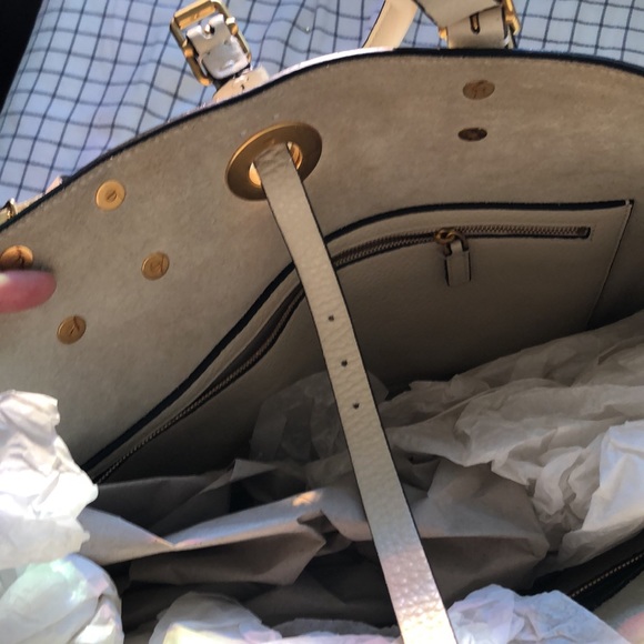 Valentino Garavani Eye on You Vitello leather bag - Picture 6 of 15